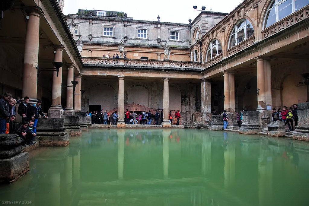 UKBathTheRomanBaths5